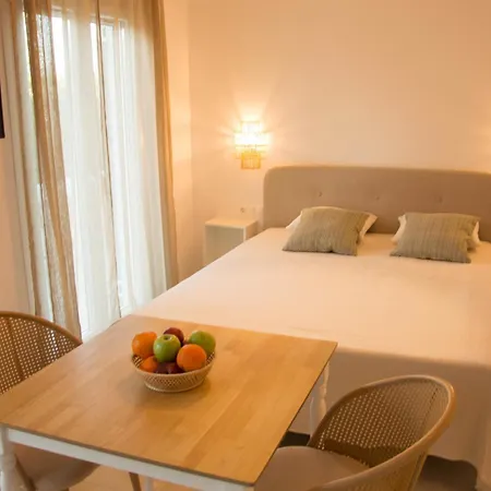 Aristidis Apartament *